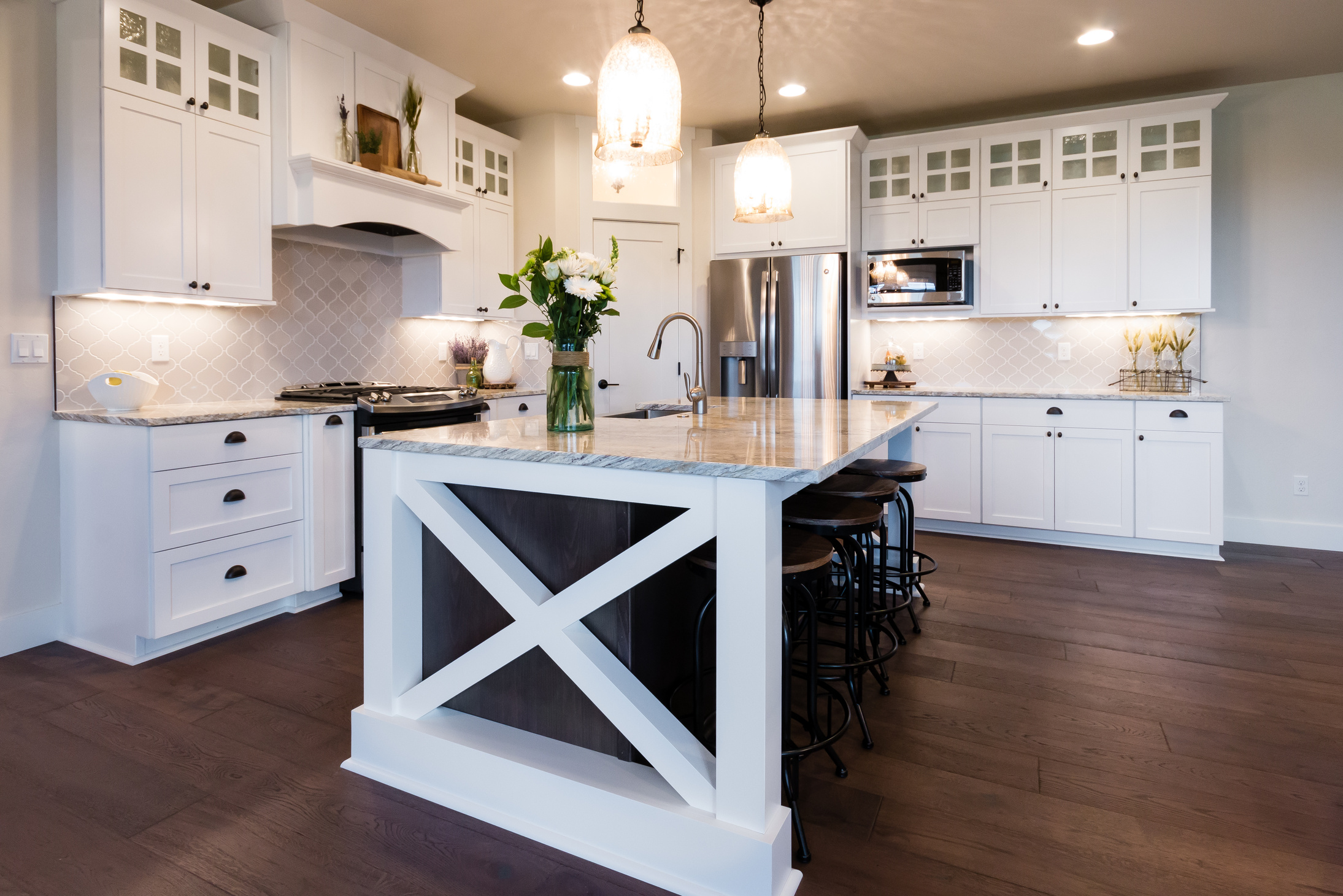 White farmhouse style kitchen